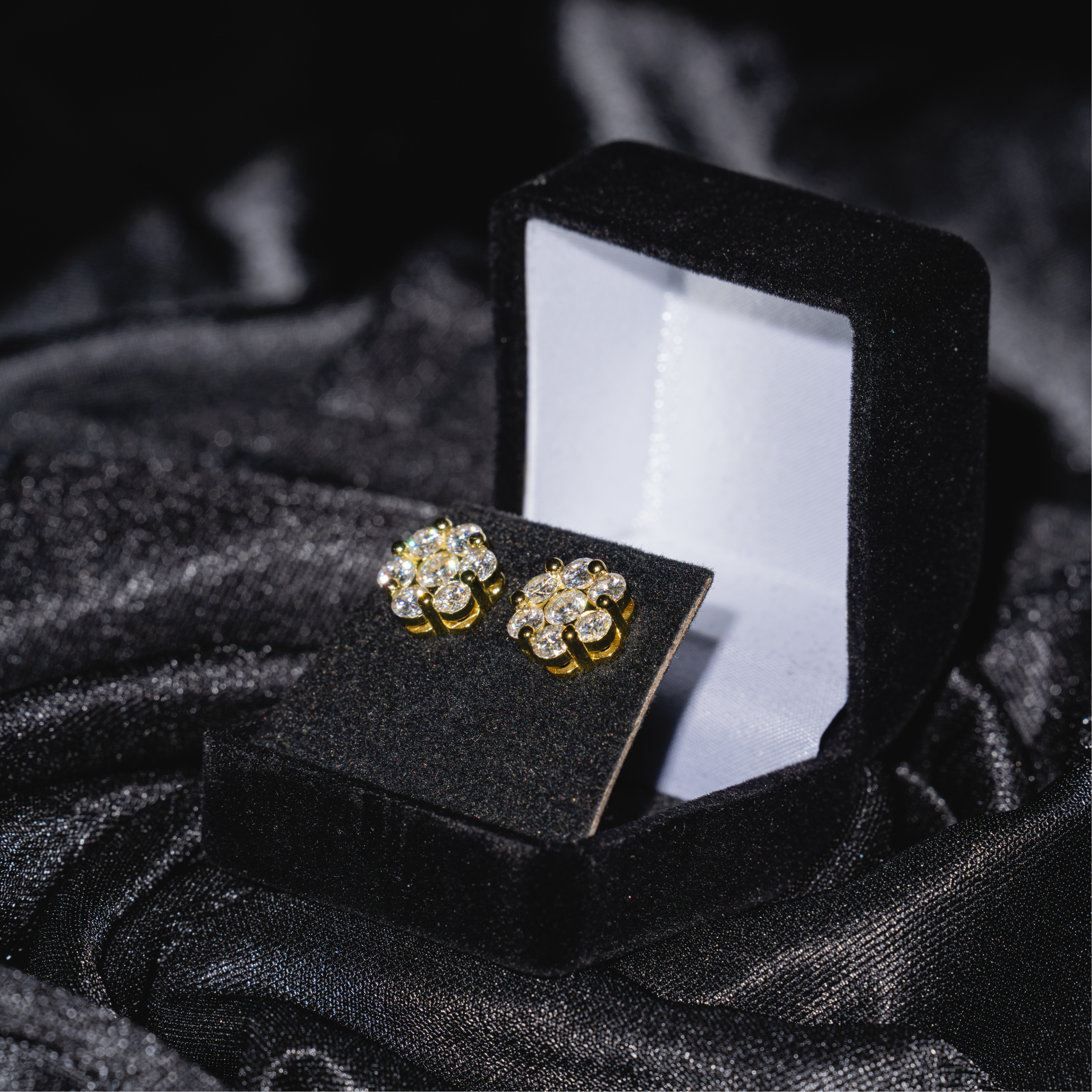 Big-Pointer Honey Comb Earrings