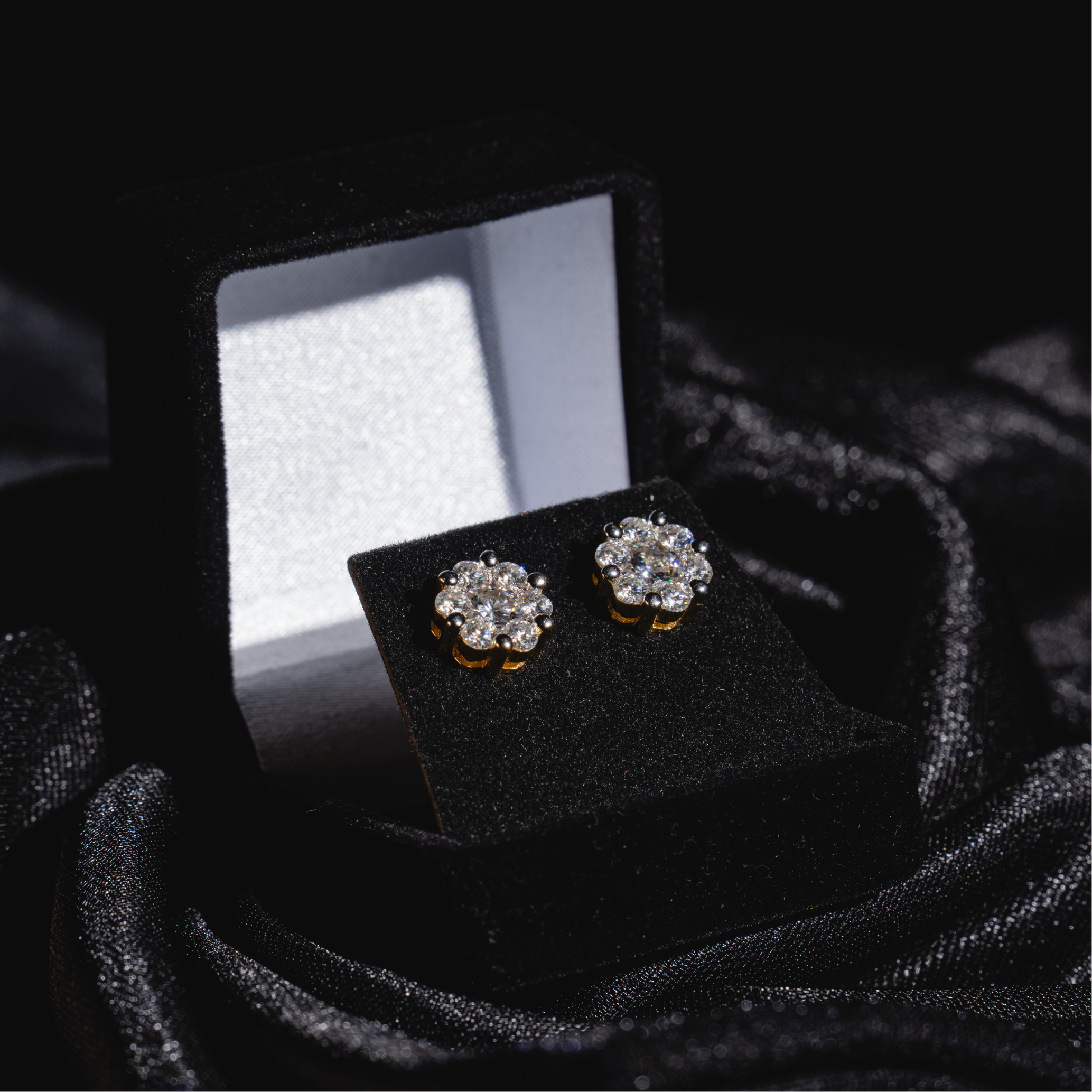 Honey Comb Earrings 8MM