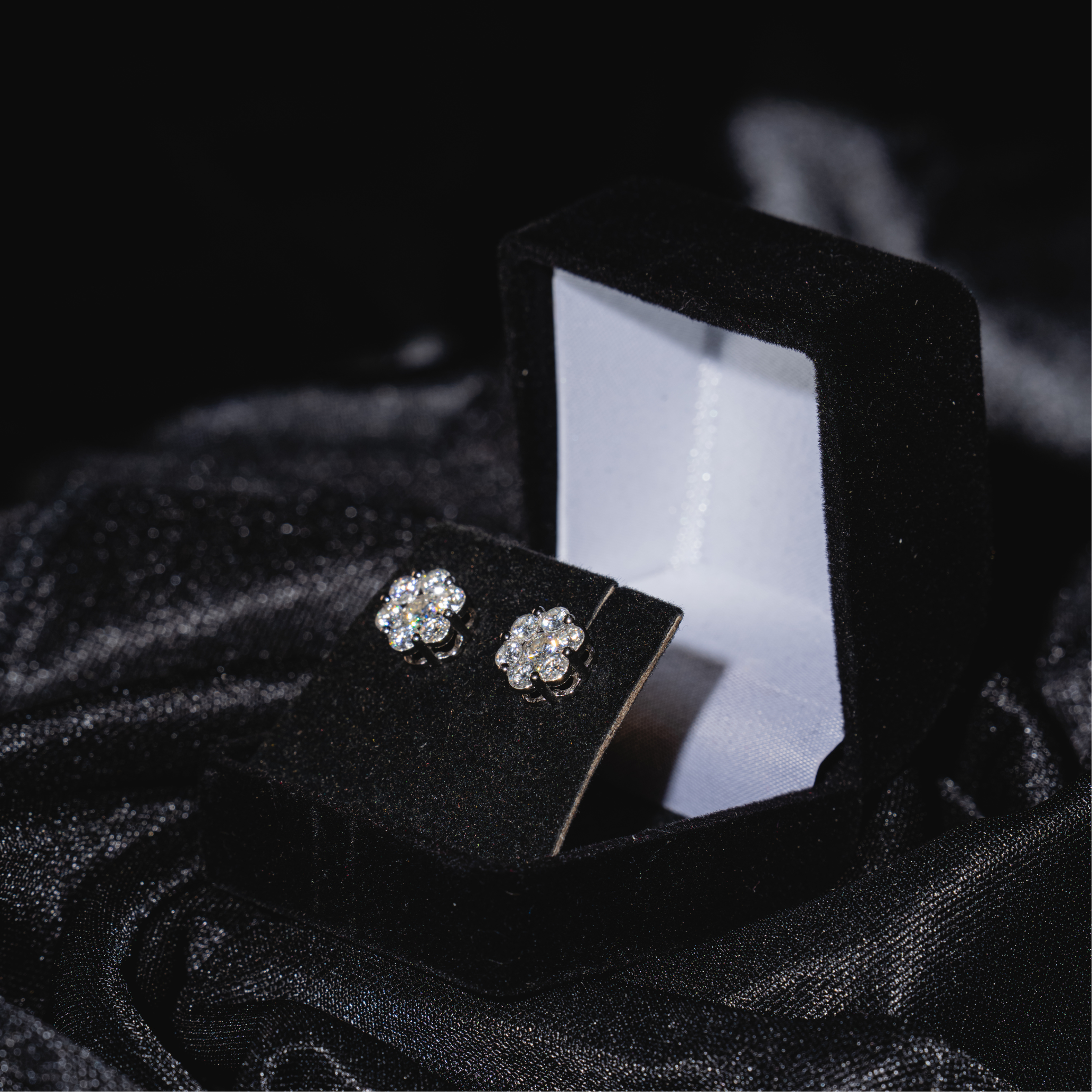 Honey Comb Earrings 8MM